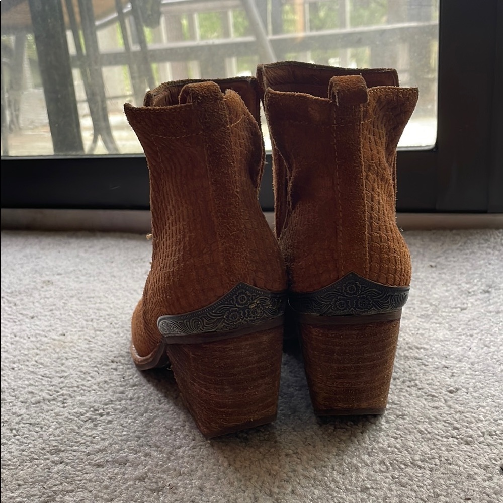 Jeffrey Campbell Brown Textured Women's Ankle Boots - Picture 11 of 11